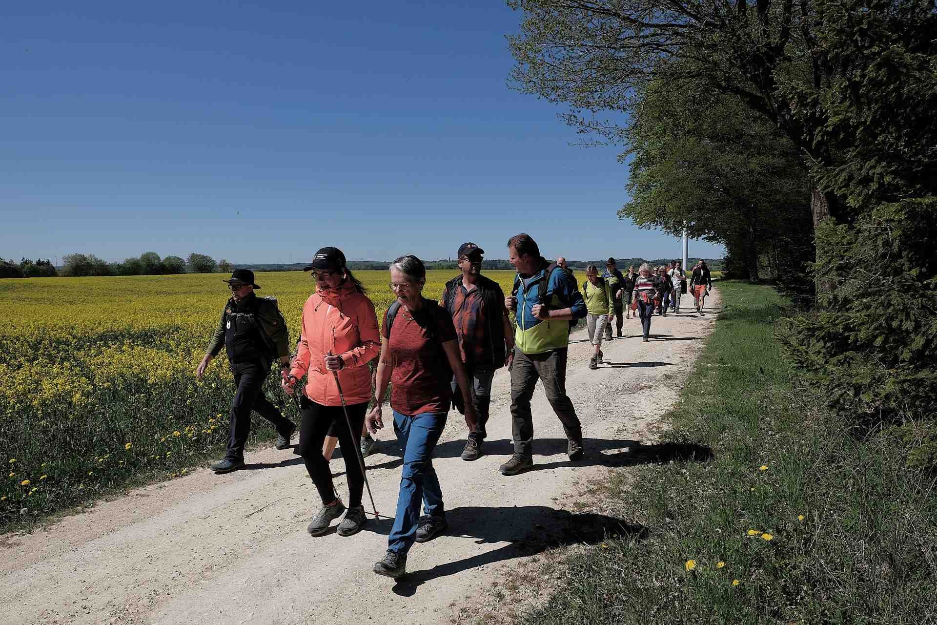 05 a Wanderung in den Mai - sportlich und Genießer
